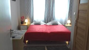 Фото номера Большой двухместный номер с 1 кроватью Хостелы Hostel P&amp;K Wolka Kosowska г. Вулька-Косовска 6